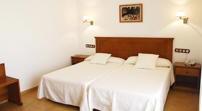 Hotel Donde Caparros 카로보네라스 객실 사진